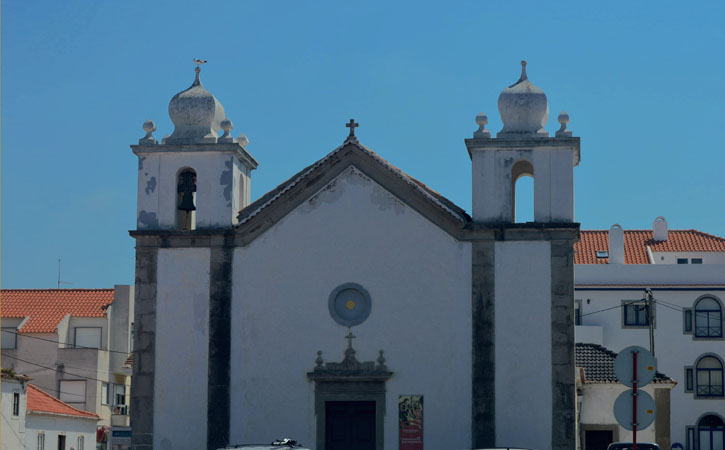 Igreja de Nossa Senhora da Consolação Atouguia da Baleia Peniche Vista Frontal // GoPeniche o teu Guia Turístico Local